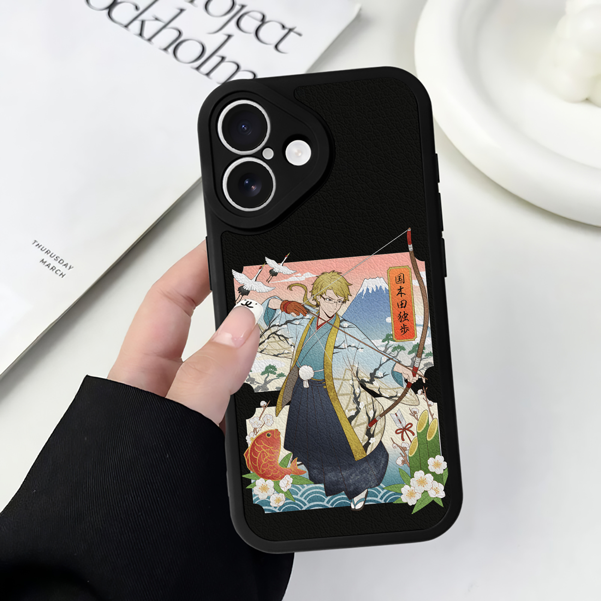（画像用） 文豪ストレイドッグス Bungo Stray Dogs 【iPhone 16シリーズ対応】シリコンスマホケース（レザー調） 材質：シリコン